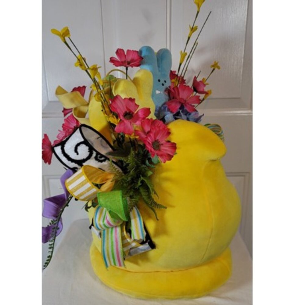 Easter Chick Centerpiece, Yellow Spring Centerpiece Décor, Floral Arrangement